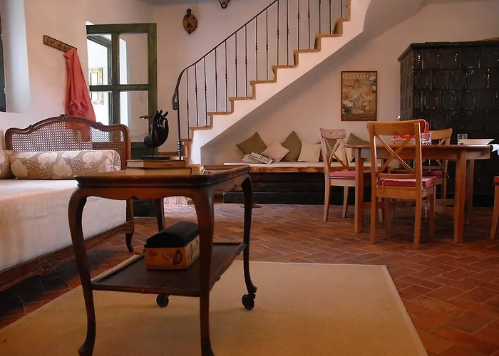 Sarga Haz Kaptalantoti